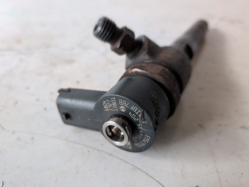 Recambio de inyector para peugeot bipper tepee fhz referencia OEM IAM 0986435204  