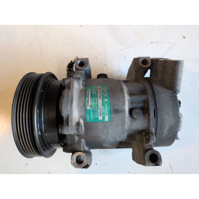 Recambio de compresor aire acondicionado para renault clio ii fase ii (b/cb0) k9k704 referencia OEM IAM 7700273801  