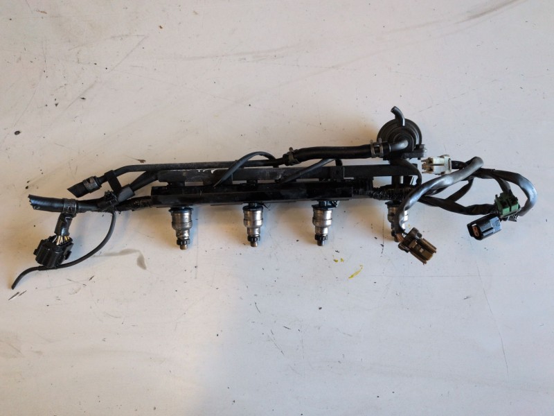 Recambio de rampa inyectora para mazda mx-3 (ec) b6d referencia OEM IAM   