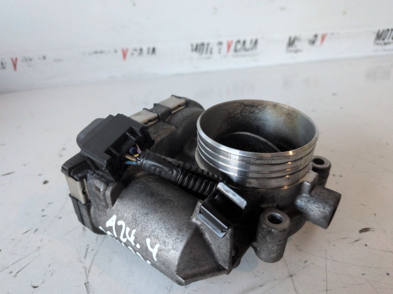 Recambio de caja mariposa para volvo v70 familiar d5244t referencia OEM IAM 0281002701  