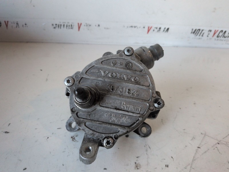 Recambio de depresor freno / bomba vacio para volvo v70 familiar d5244t referencia OEM IAM 30731825  