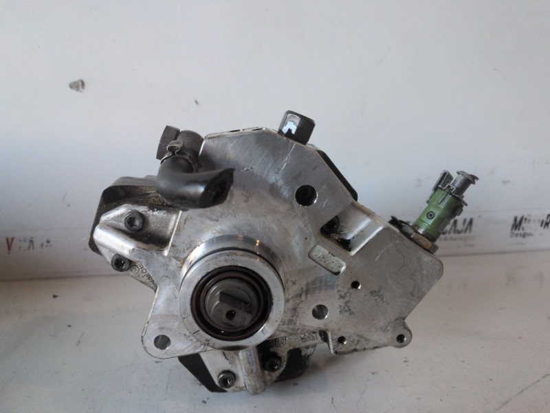Recambio de bomba inyeccion para volvo v70 familiar d5244t referencia OEM IAM 0445010111  