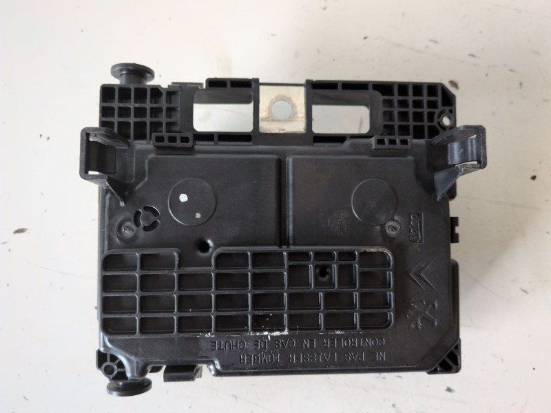 Recambio de caja reles / fusibles para peugeot 207 cc cabrio-coupé 5fw referencia OEM IAM 9662783880  