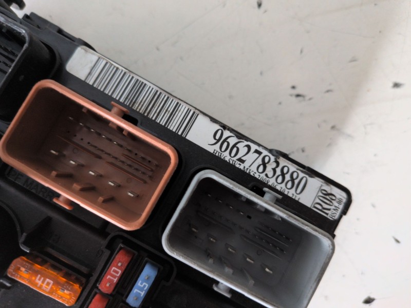 Recambio de caja reles / fusibles para peugeot 207 cc cabrio-coupé 5fw referencia OEM IAM 9662783880  