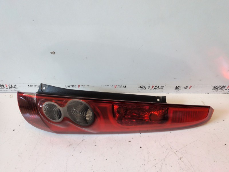 Recambio de piloto trasero derecho para ford fiesta (cbk) hhjb referencia OEM IAM   