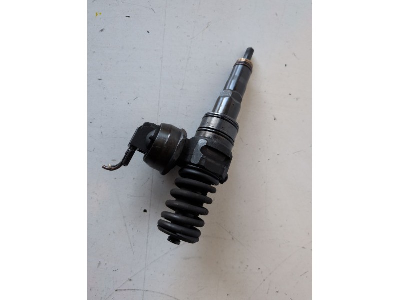 Recambio de inyector para seat ibiza (6l1) axr referencia OEM IAM 038130073AG  