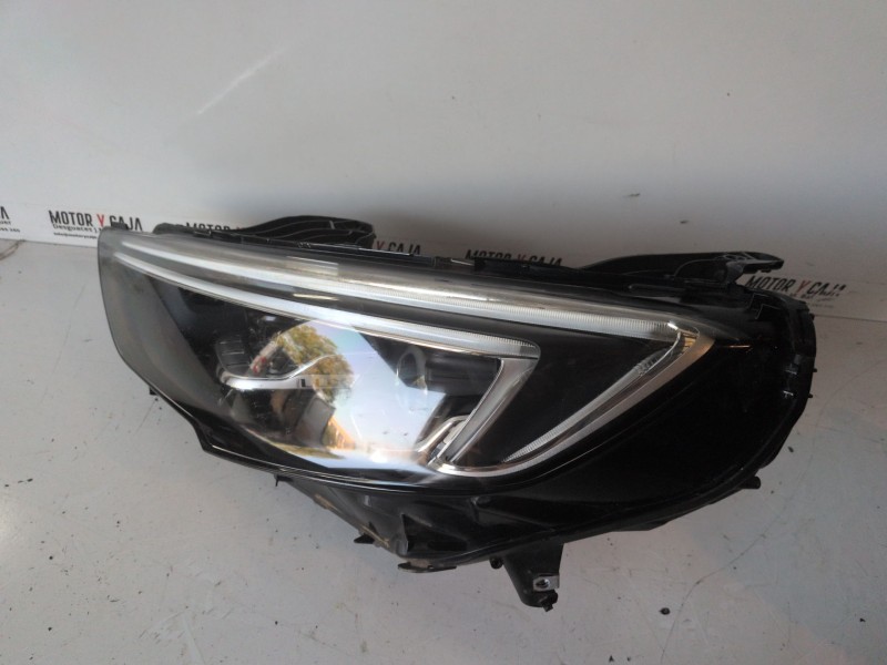 Recambio de faro izquierdo para opel insignia b sports tourer b20dth referencia OEM IAM 39102888  
