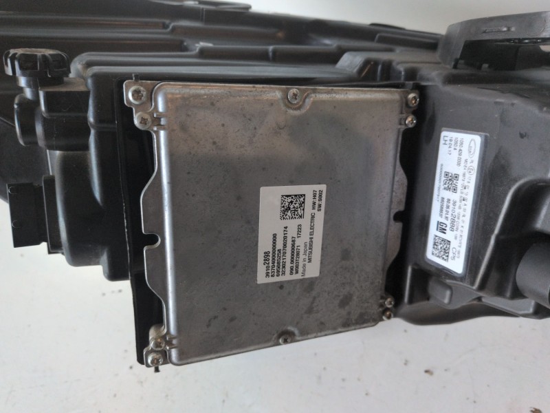 Recambio de faro izquierdo para opel insignia b sports tourer b20dth referencia OEM IAM 39102888  