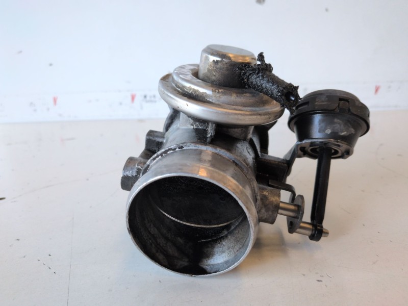 Recambio de valvula egr para volkswagen t4 transporter syncro axl referencia OEM IAM 304217025  