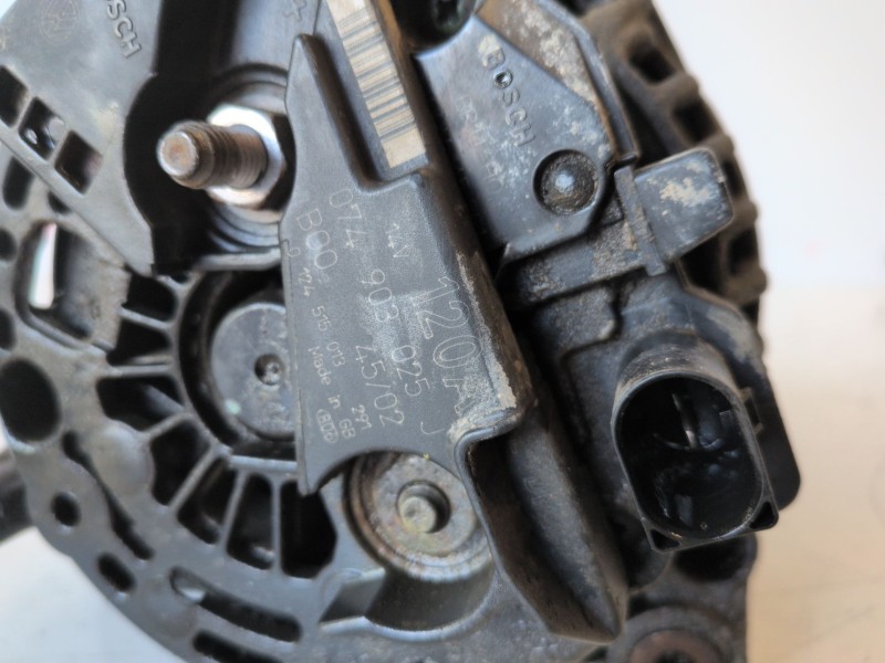 Recambio de alternador para volkswagen t4 transporter syncro axl referencia OEM IAM 074903025J  