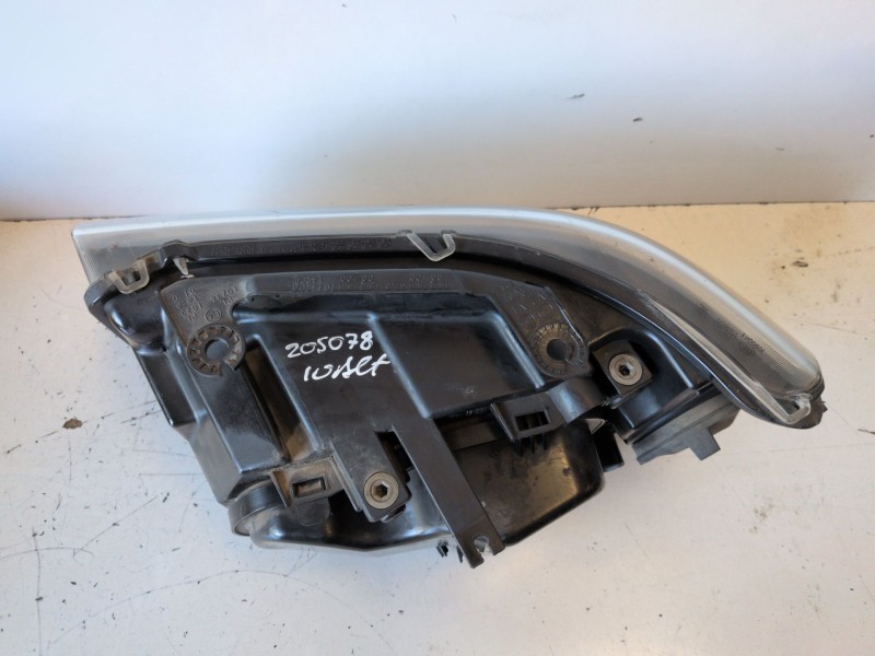 Recambio de faro derecho para land rover freelander (lr2) 224dt referencia OEM IAM DH5213W029BB  