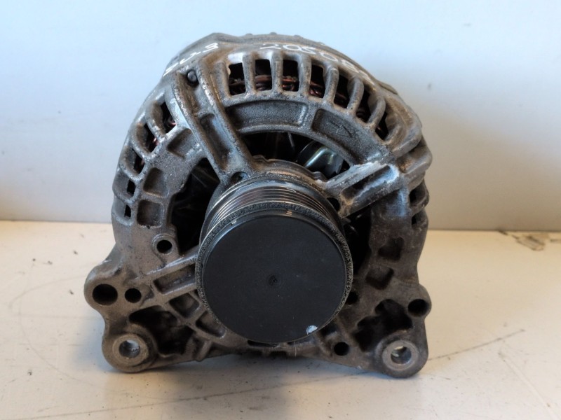 Recambio de alternador para audi a3 (8p1) cbbb referencia OEM IAM 03L903023  