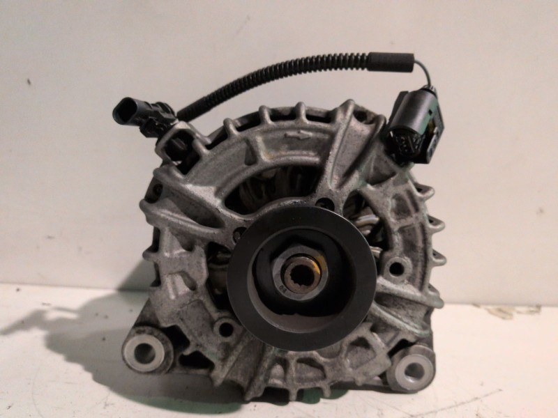 Recambio de alternador para land rover discovery 5 204dta referencia OEM IAM 0125813038  