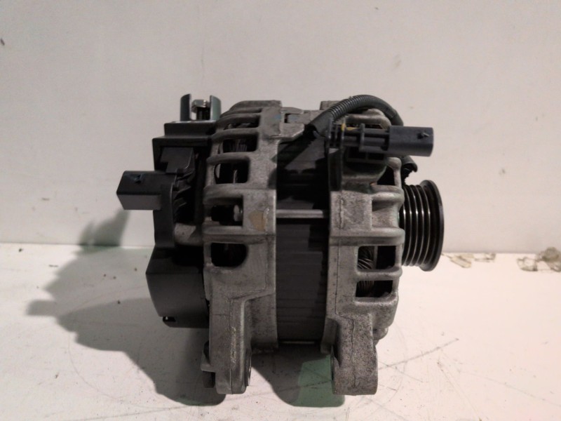 Recambio de alternador para land rover discovery 5 204dta referencia OEM IAM 0125813038  