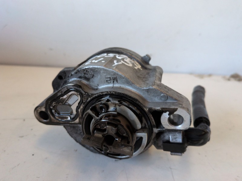 Recambio de depresor freno / bomba vacio para peugeot 3008 9hz referencia OEM IAM   