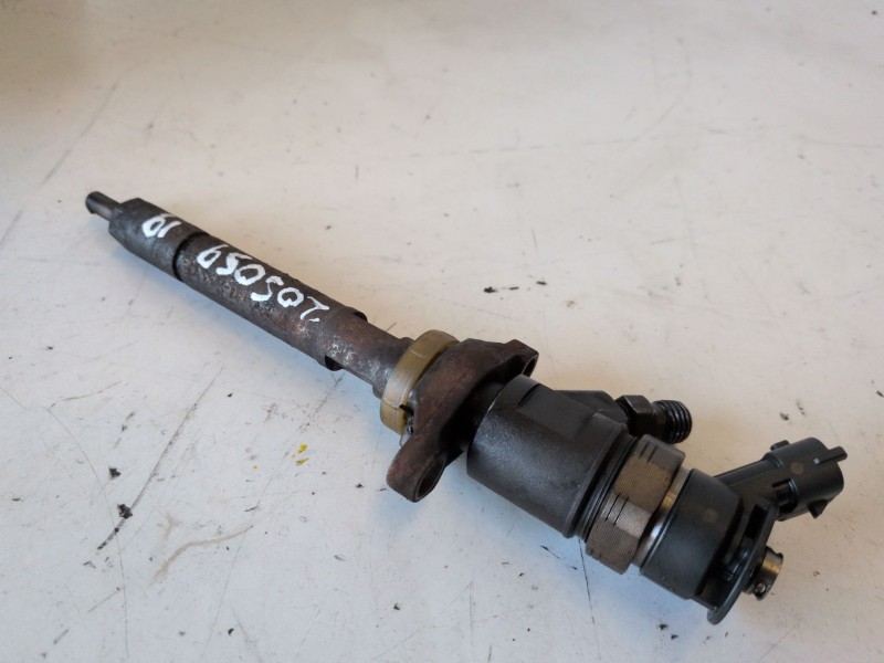 Recambio de inyector para peugeot 3008 9hz referencia OEM IAM 0445110297  