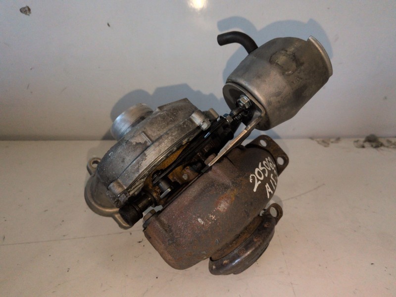 Recambio de turbocompresor para peugeot 3008 9hz referencia OEM IAM 9654128780  