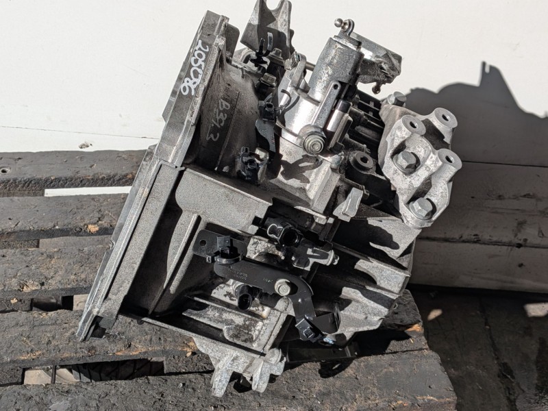 Recambio de caja cambios para opel astra j berlina 5p a17dtr referencia OEM IAM M32017DI  