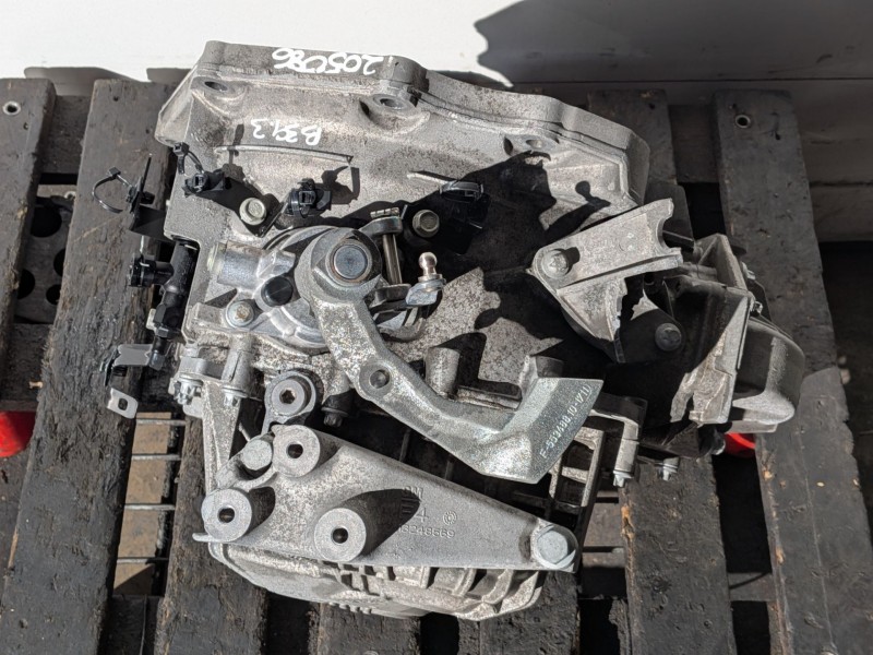 Recambio de caja cambios para opel astra j berlina 5p a17dtr referencia OEM IAM M32017DI  