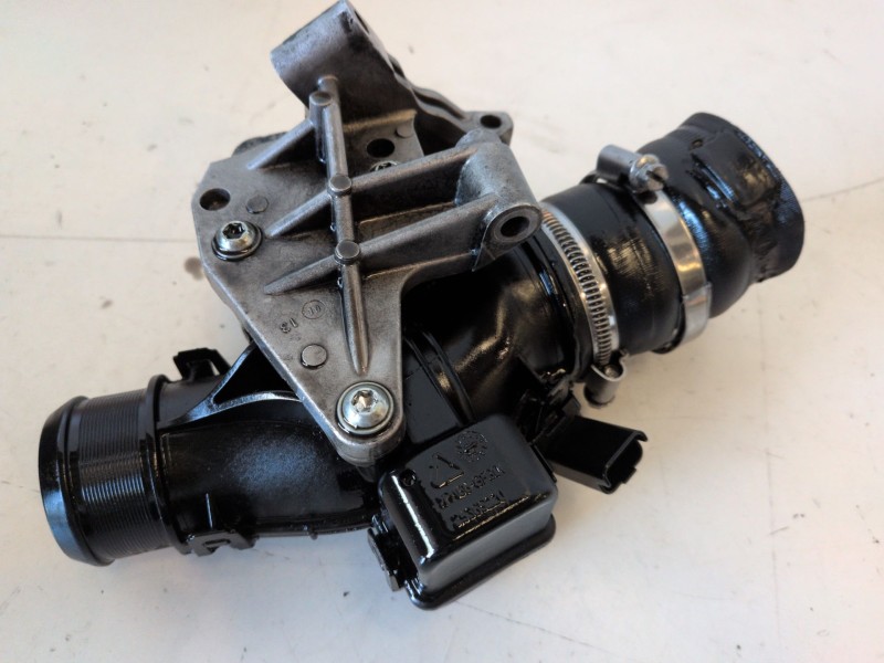 Recambio de caja mariposa para peugeot 3008 9hz referencia OEM IAM 9660030480  