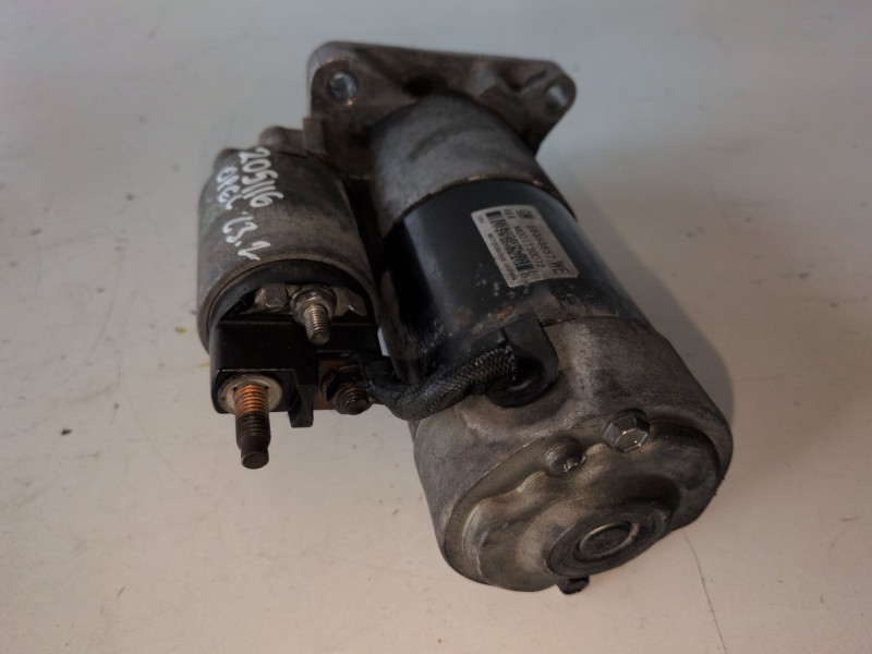 Recambio de motor arranque para opel insignia berlina a20dth referencia OEM IAM M001T30072  