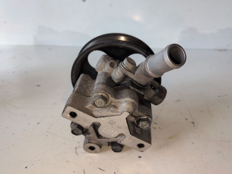 Recambio de bomba direccion para opel insignia berlina a20dth referencia OEM IAM   
