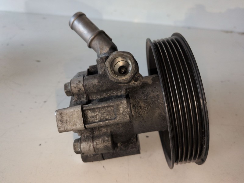 Recambio de bomba direccion para opel insignia berlina a20dth referencia OEM IAM   