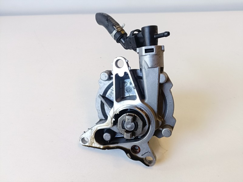 Recambio de depresor freno / bomba vacio para nissan x-trail (t32) r9m414 referencia OEM IAM 146503760R  