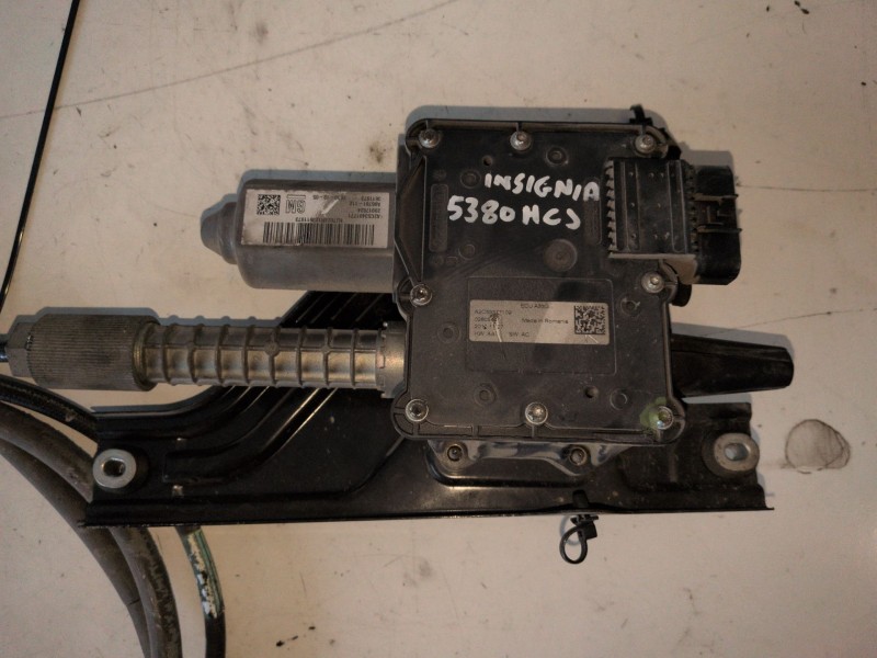 Recambio de freno de mano electrico para opel insignia berlina a20dth referencia OEM IAM A2C53377109  