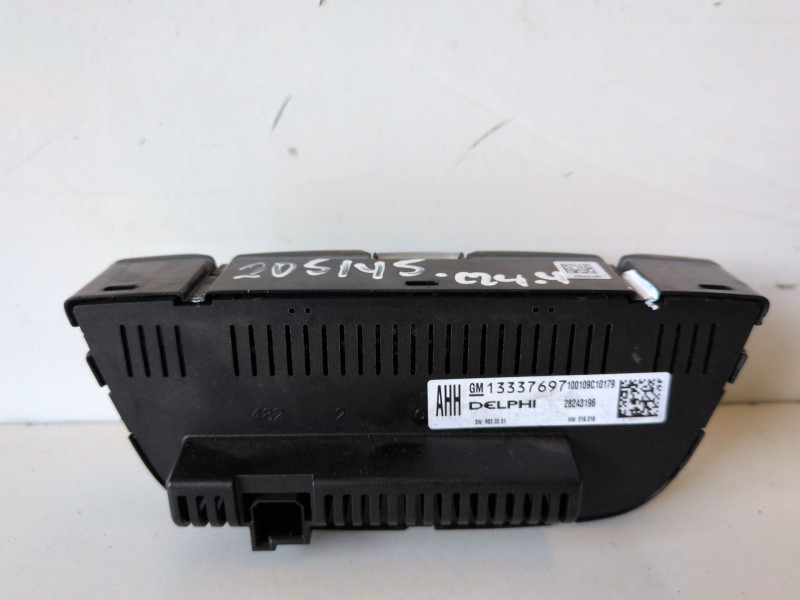 Recambio de mando climatizador para opel astra j berlina 5p a20dth referencia OEM IAM 13337697  