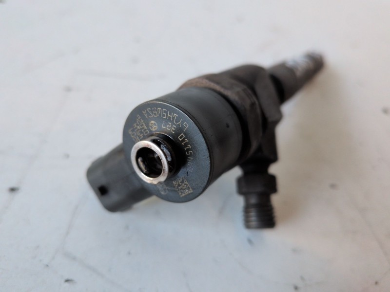 Recambio de inyector para opel insignia berlina a20dth referencia OEM IAM 0445110327  