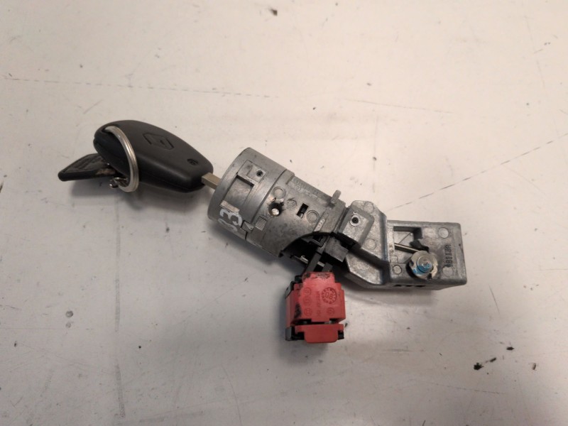 Recambio de conmutador de arranque para renault twingo ii d4f772 referencia OEM IAM 8200214168  
