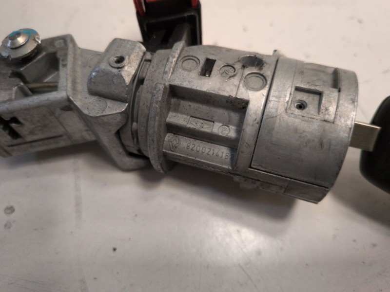 Recambio de conmutador de arranque para renault twingo ii d4f772 referencia OEM IAM 8200214168  