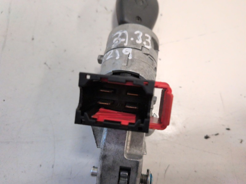 Recambio de conmutador de arranque para renault twingo ii d4f772 referencia OEM IAM 8200214168  