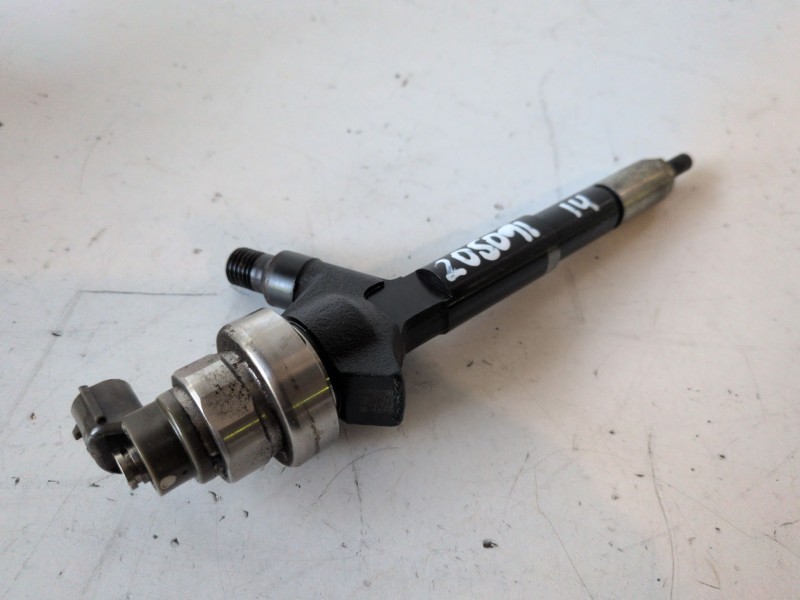 Recambio de inyector para opel astra j berlina 5p a17dtr referencia OEM IAM 897376270  