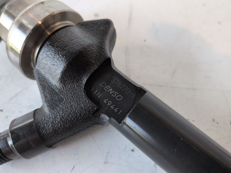 Recambio de inyector para opel astra j berlina 5p a17dtr referencia OEM IAM 897376270  