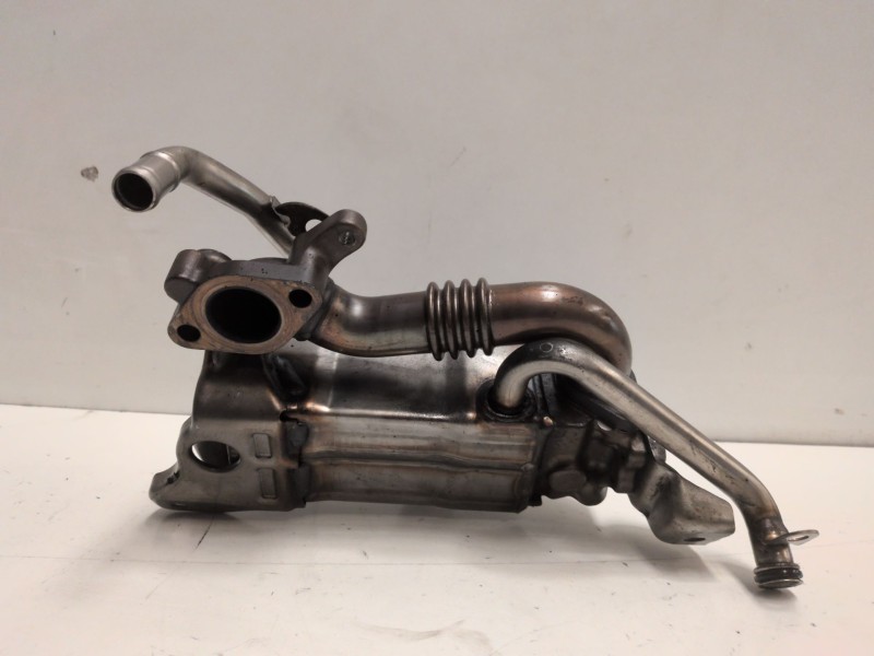Recambio de enfriador egr para opel astra j berlina 5p a17dtr referencia OEM IAM Y822310008  