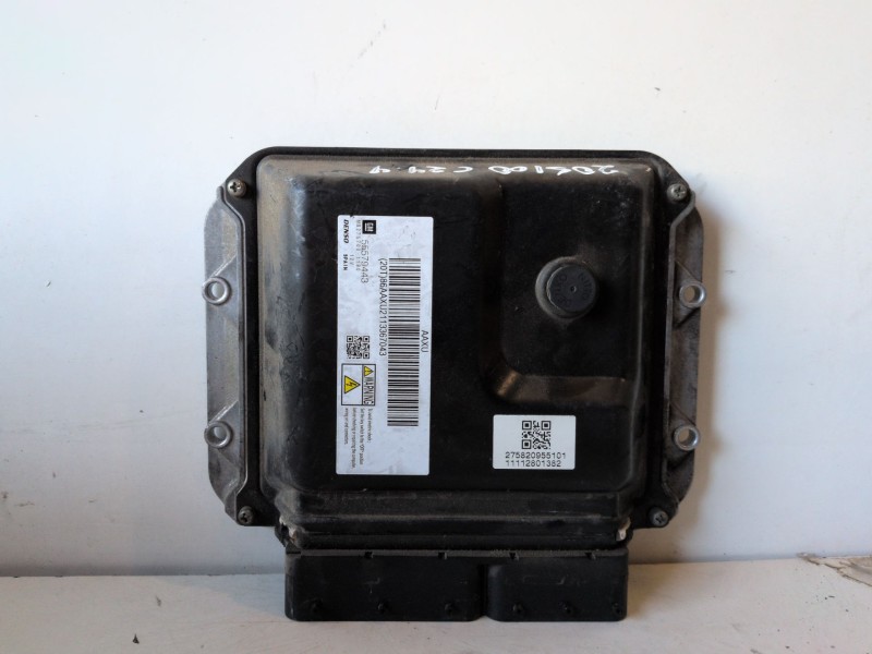 Recambio de centralita motor uce para opel astra j berlina 5p a17dtr referencia OEM IAM 55579443  