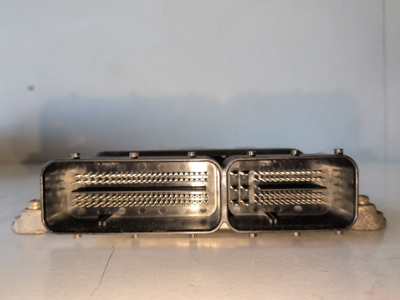 Recambio de centralita motor uce para opel astra j berlina 5p a17dtr referencia OEM IAM 55579443  