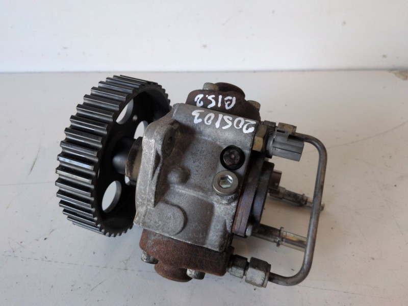 Recambio de bomba inyeccion para opel astra j berlina 5p a17dtr referencia OEM IAM 55586500  