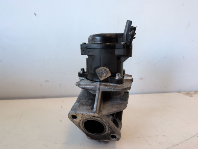 Recambio de valvula egr para peugeot 3008 9hz referencia OEM IAM 9672880080  