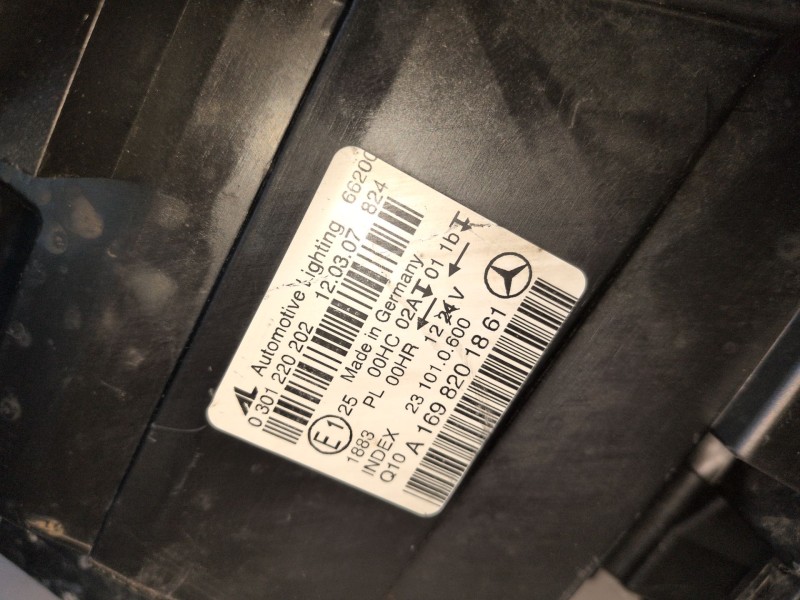 Recambio de faro derecho para mercedes-benz clase b (bm 245) 640940 referencia OEM IAM A1698201861  