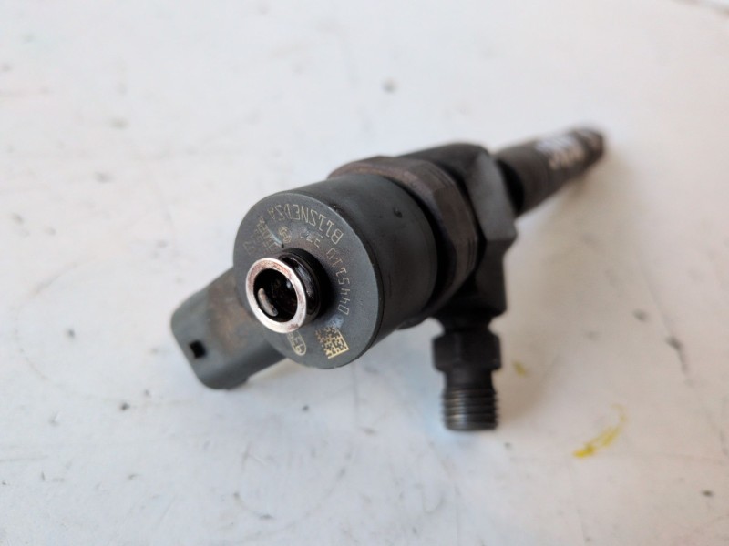 Recambio de inyector para opel insignia berlina a20dth referencia OEM IAM 0445110327  