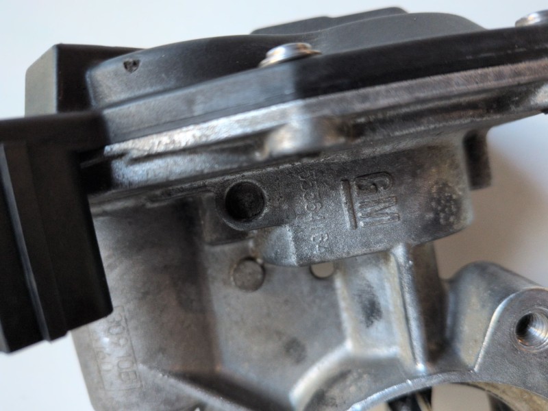 Recambio de caja mariposa para opel insignia berlina a20dth referencia OEM IAM 55564164  