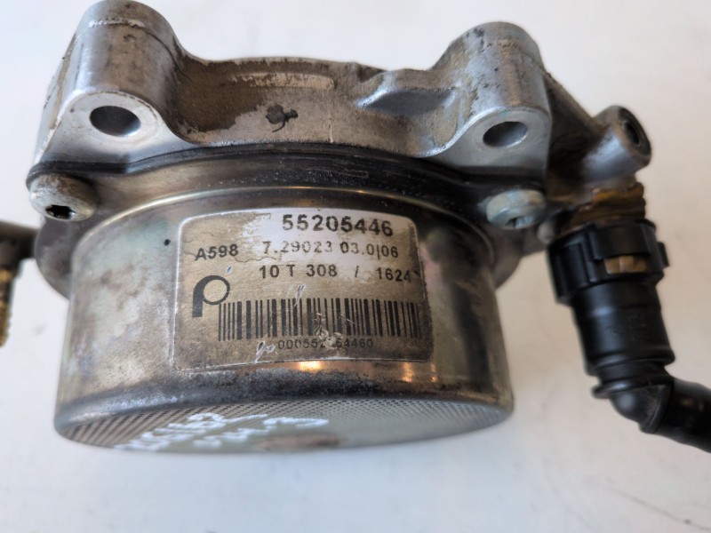 Recambio de depresor freno / bomba vacio para opel insignia berlina a20dth referencia OEM IAM 55205446  