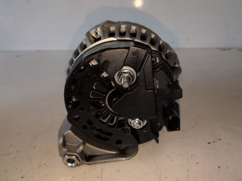Recambio de alternador para land rover freelander (ln) 204d3 referencia OEM IAM F032113407  