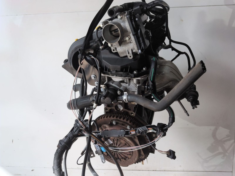 Recambio de motor completo para renault twingo ii d4f772 referencia OEM IAM D4F772  