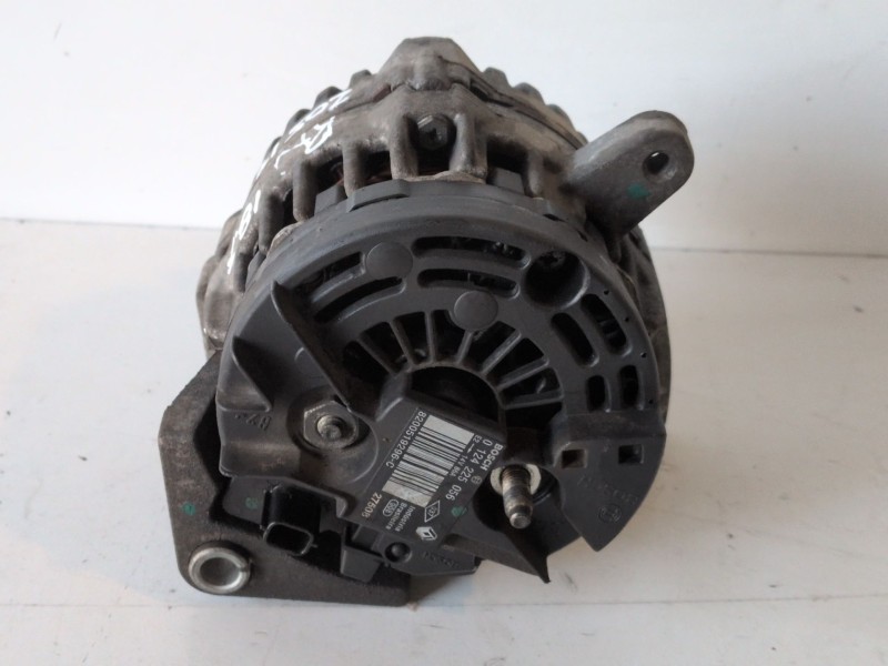 Recambio de alternador para renault twingo ii d4f772 referencia OEM IAM 0124225056  