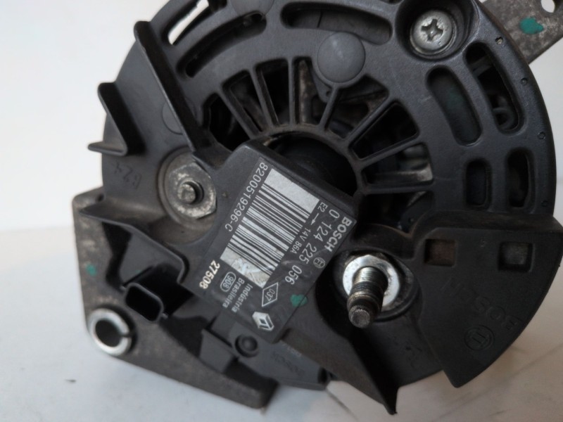 Recambio de alternador para renault twingo ii d4f772 referencia OEM IAM 0124225056  