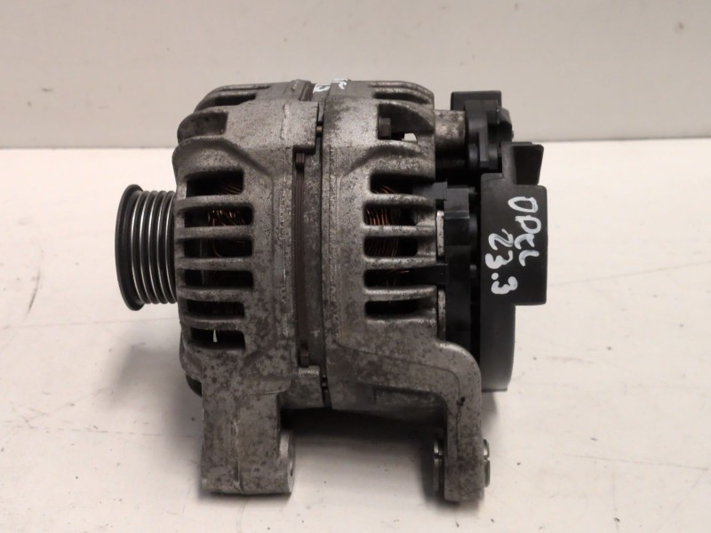 Recambio de alternador para opel vectra c berlina y22dtr referencia OEM IAM 0124415005  